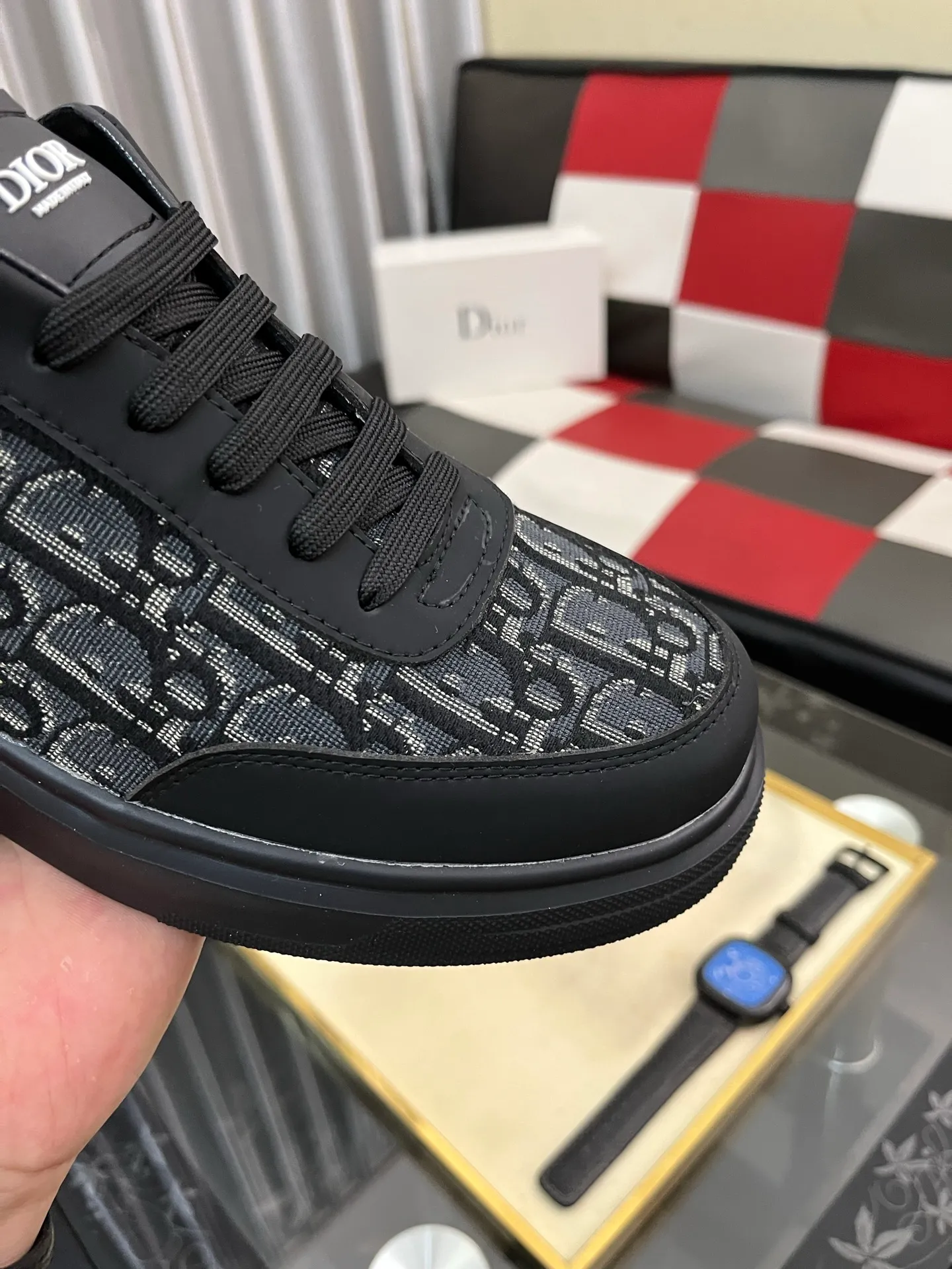 Men's shoes 💰400⌚️⌚️【Dior*DIAO】original quality.~ Unique modern style sneakers. 🏃A must-have casual shoe for trendy men😍😍 Original brand imported from Italy, imported original leather, sheep lining (refuses to discolor and grind feet) Sole: Original sole provided by the original factory, French lazy style design ⚠️Fit to the feet Original quality code number: 38-443️⃣Colors available